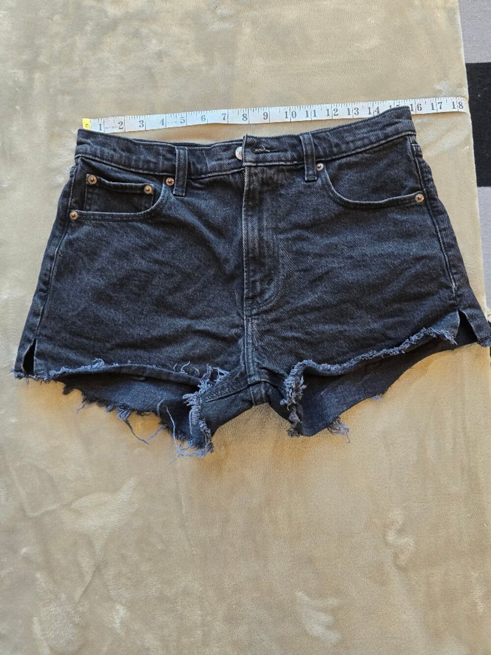 Abercrombie & Fitch "The Mom Short" High Rise Frayed Denim Shorts - Size 29 / 8